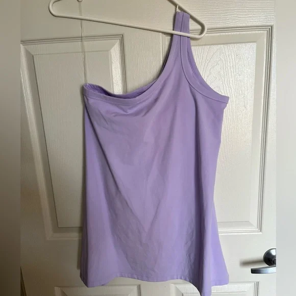 Asymmetric Athletic dress - Picture 3 of 4